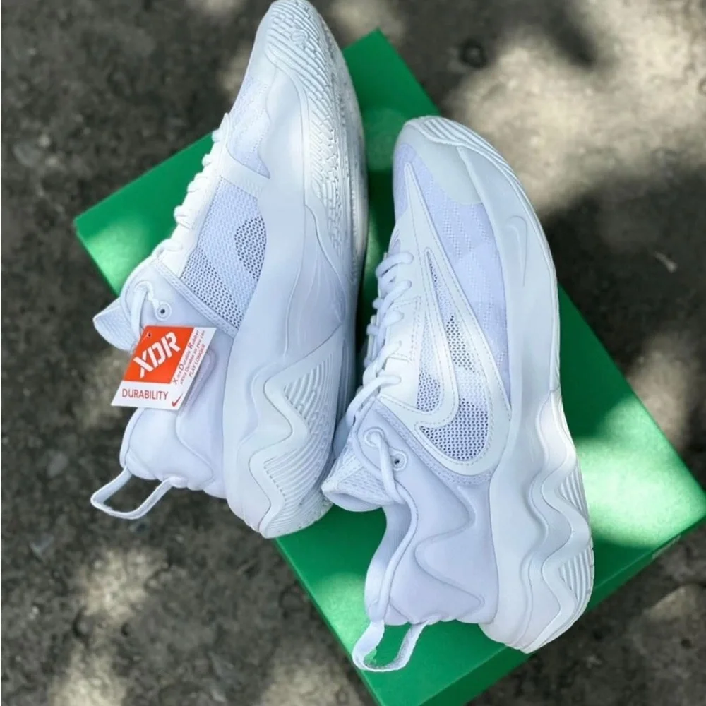 Nike Giannis Immortality 3 Triple White Sz 7.5 Mens 9 Womens - Picture 5 of 5